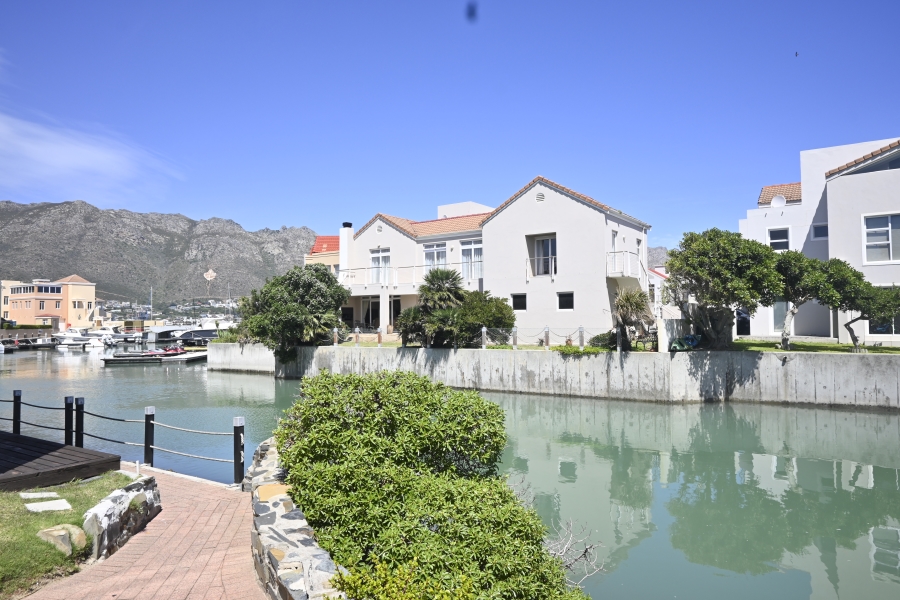 3 Bedroom Property for Sale in Harbour Island Western Cape